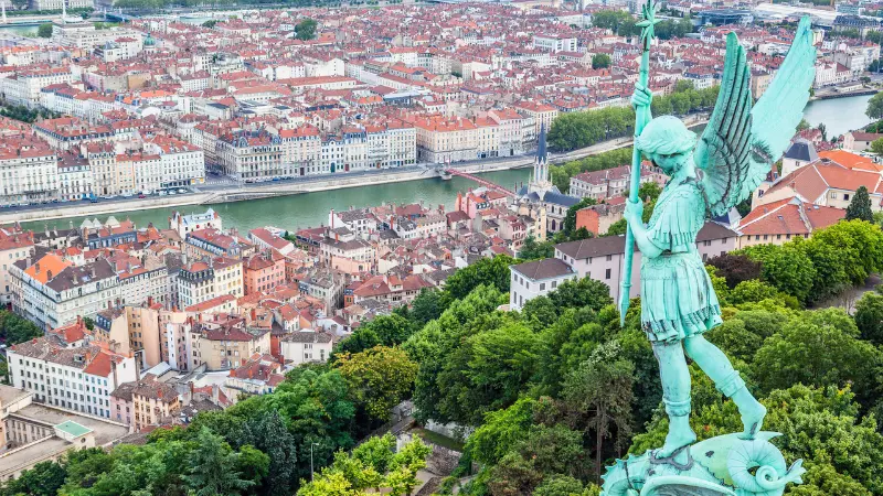 centre de formation a lyon scaled 1